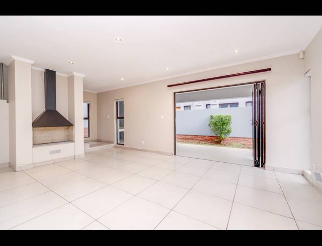 4 BEDROOM HOUSE FOR SALE IN BRYANSTON
